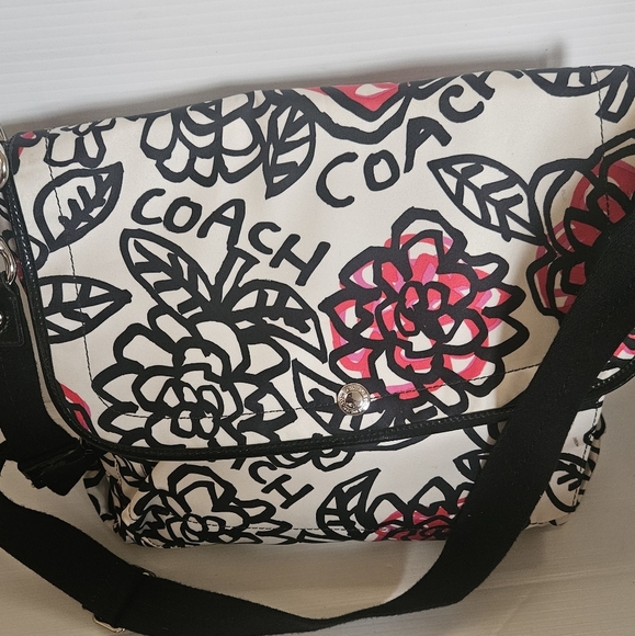 Limited Edition Coach Poppy Messenger Bag #F16915 - Picture 3 of 12